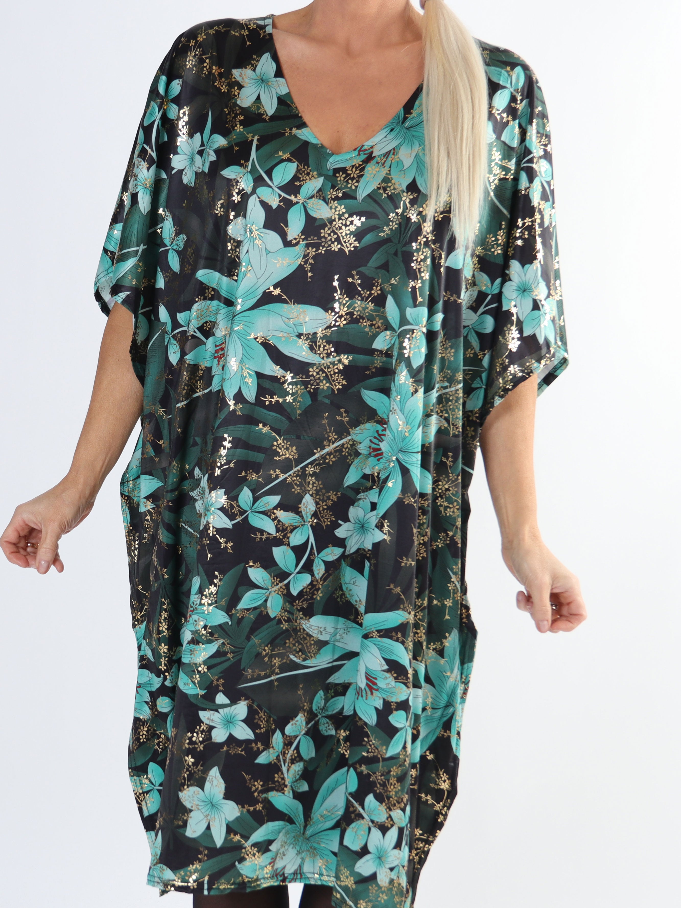 Azmina Flower - Plus size tunikakjole i løs pasform med blomsterprint